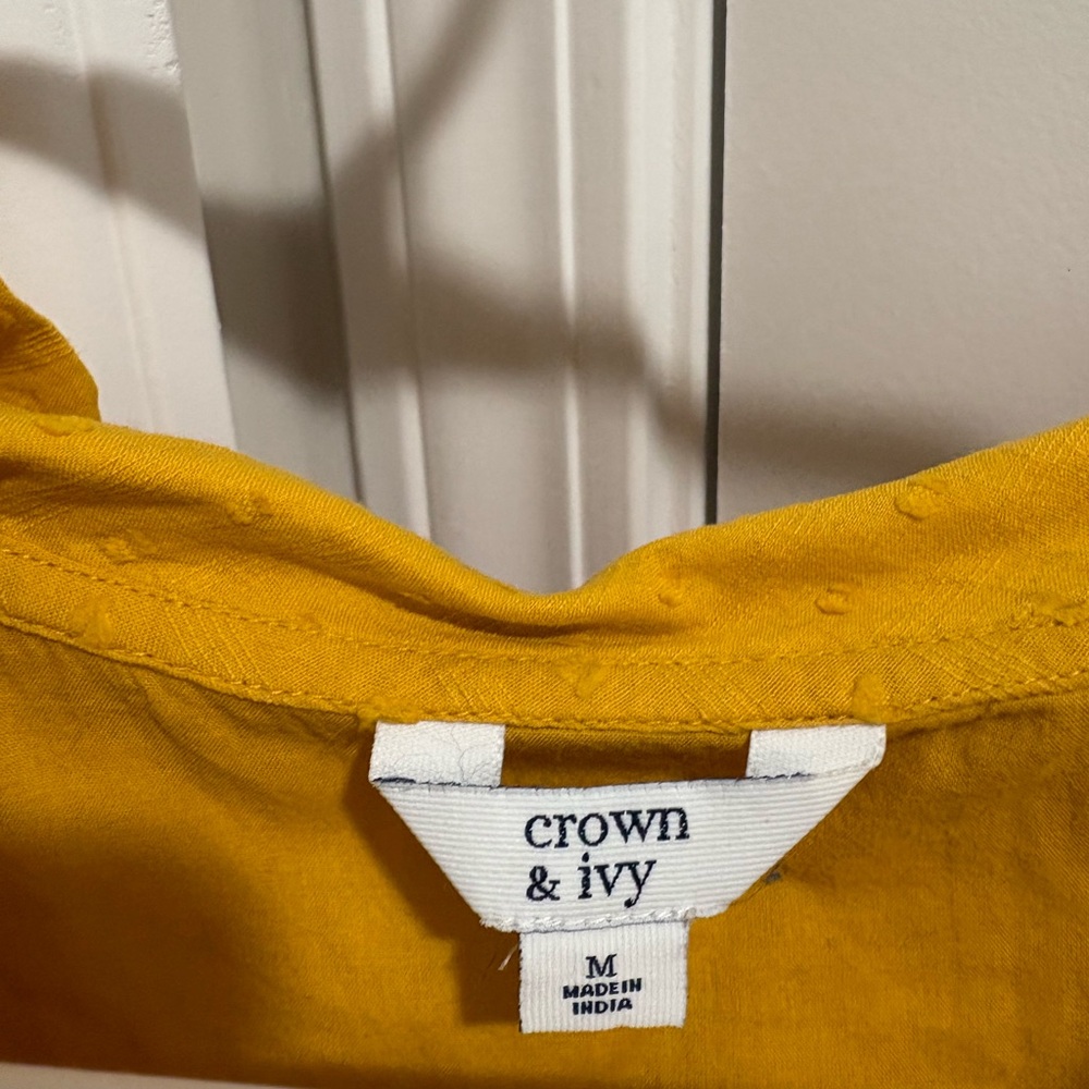 Crown & Ivy Medium Blouse Bundle - Picture 5 of 12